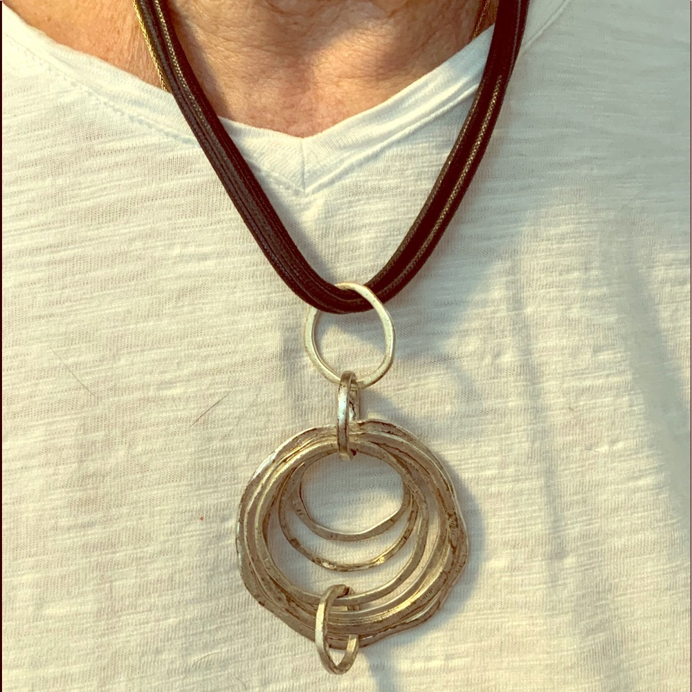 Ladies necklace